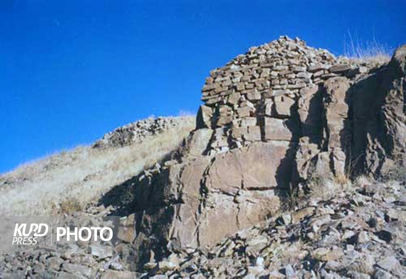 واگذاری تپه باستای قلعه گاه موچش به عنوان معدن/روزه سکوت میراث فرهنگی