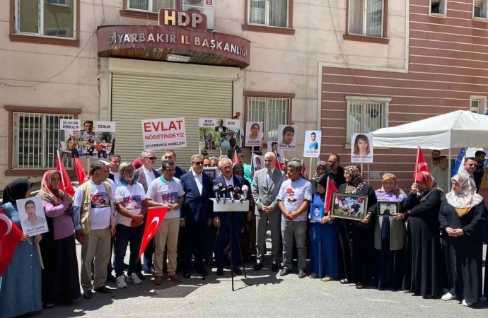 وزارت کشور ترکیه با پول افراد را برای اعتراض مقابل ساختمان HDP جمع می کند