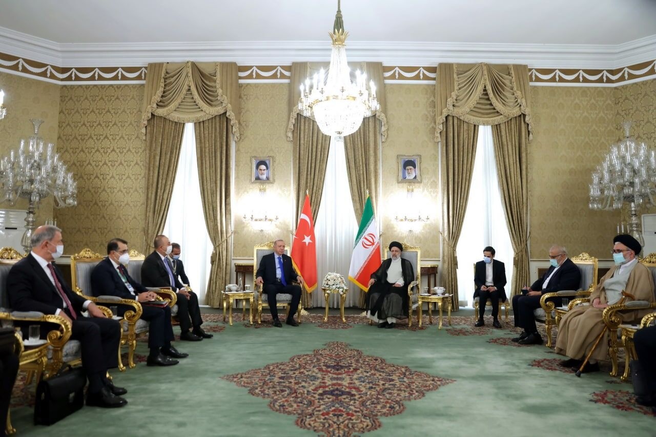 ایران و ترکیه می توانند نقش مهمی در امنیت منطقه  ایفا کنند/ شهرک های صنعتی مشترک ایران- ترکیه ایجاد می شود