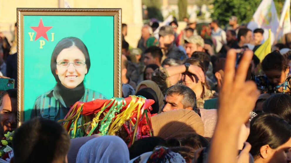 پیکر سه فرمانده زن کردستان سوریه به خاک سپرده شد