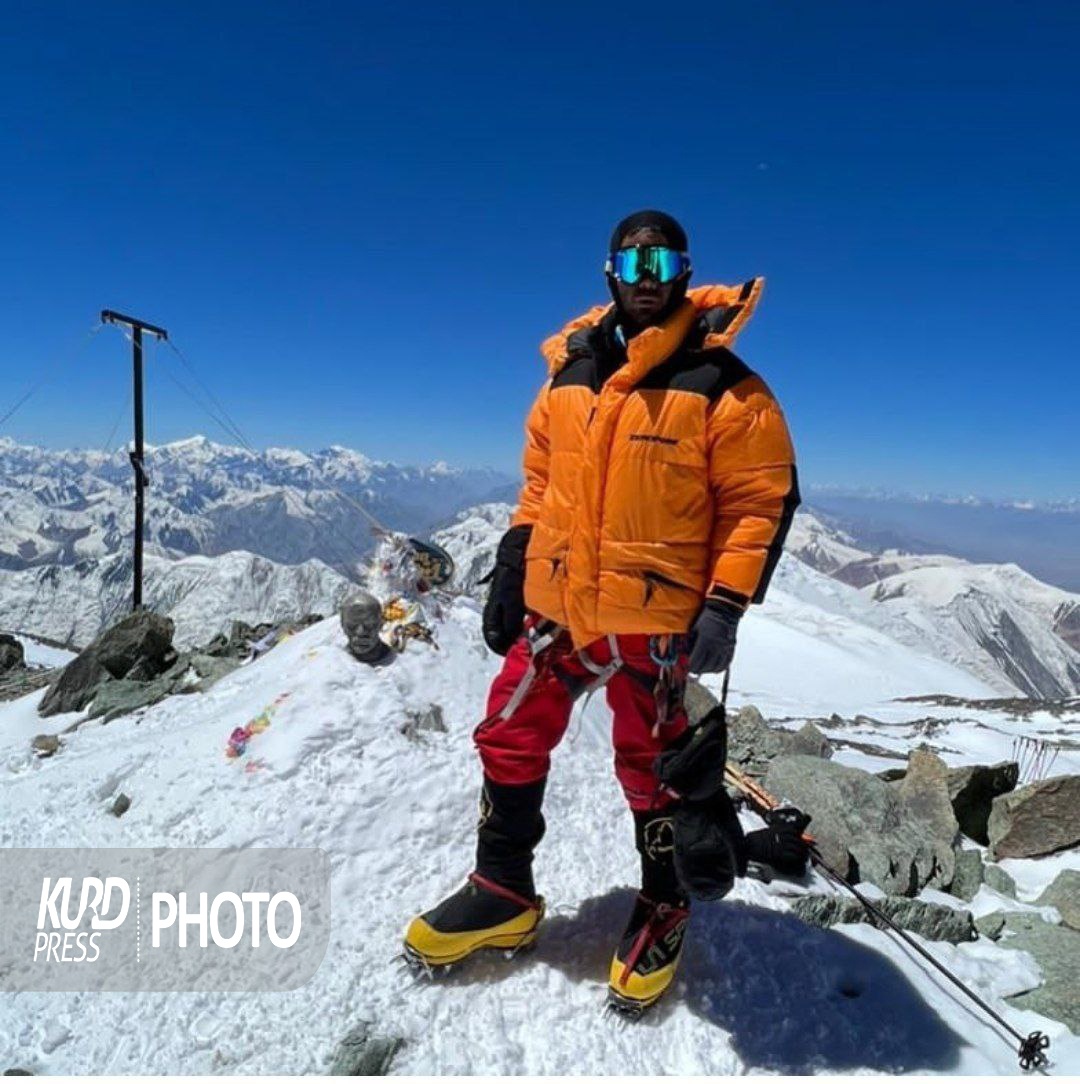 کوهنورد مهابادی به قله «لنین» صعود کرد
