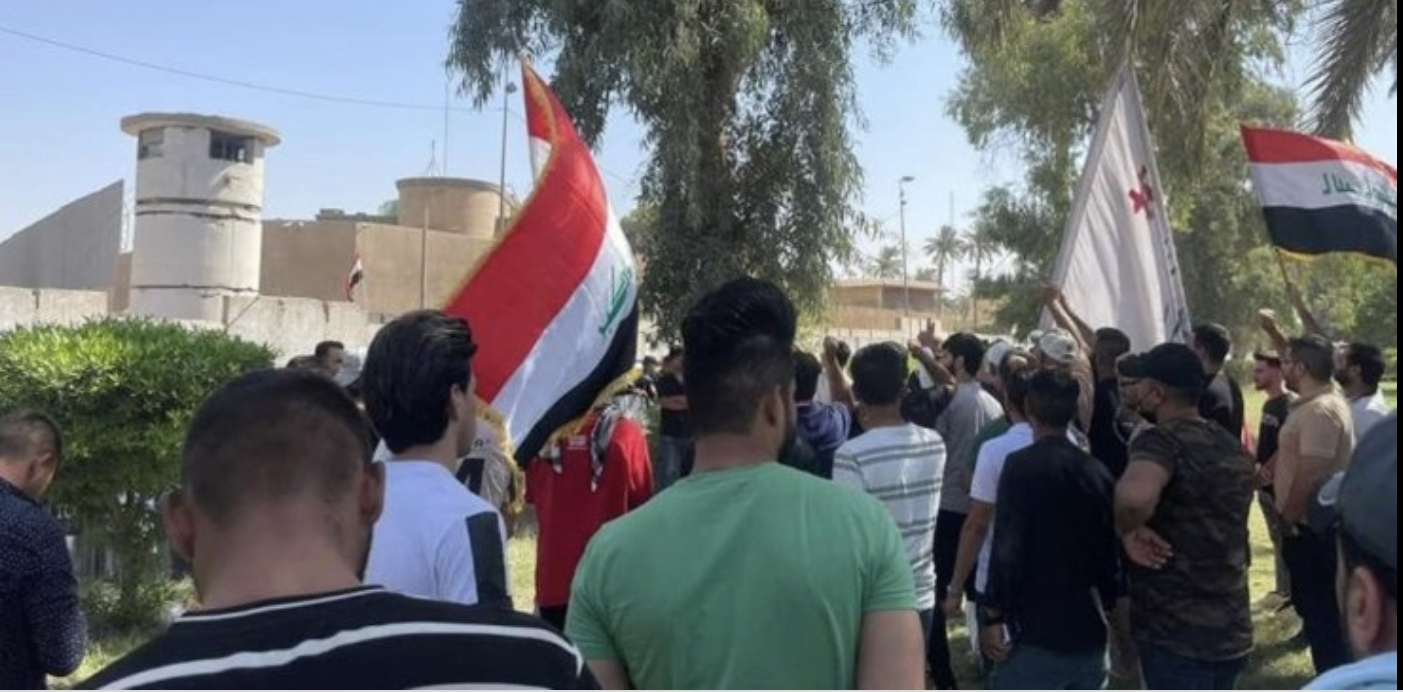 خروج معترضان عراقی از منطقه سبز و پارلمان عراق