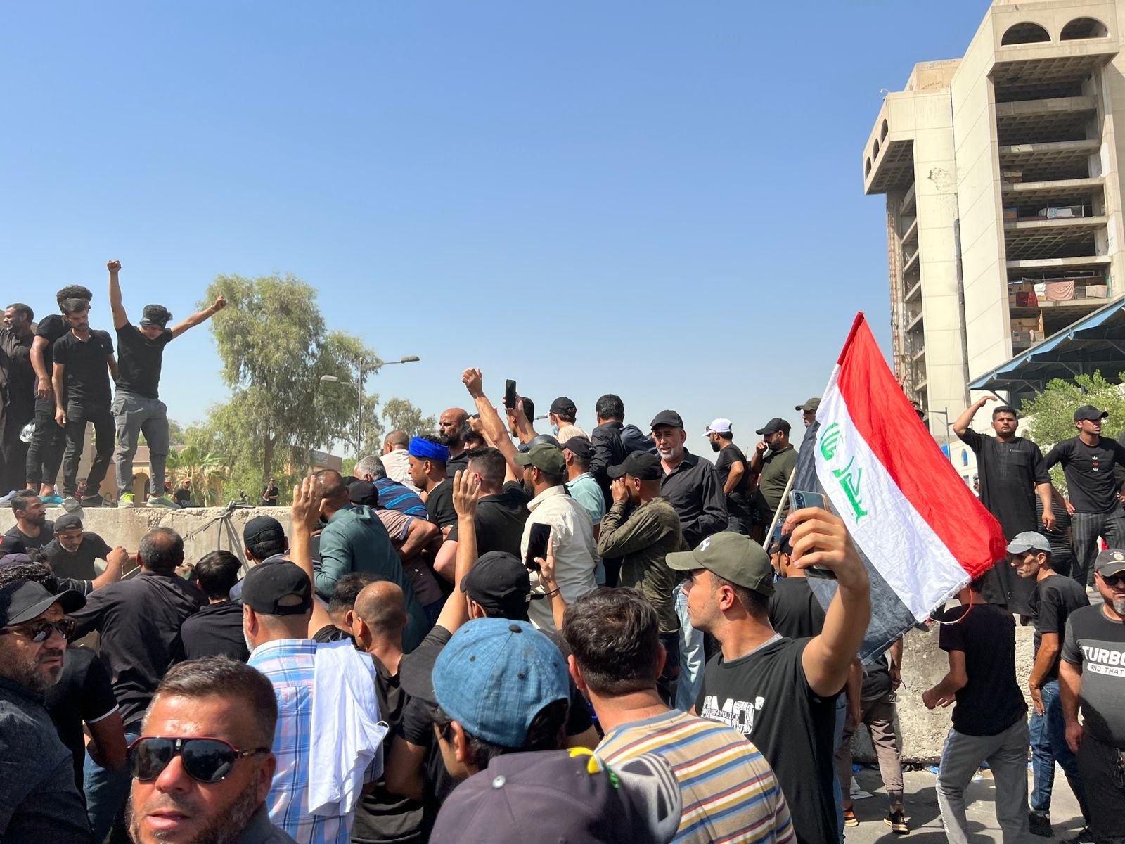 Crowds enter Baghdad's Green Zone in renewed political protests