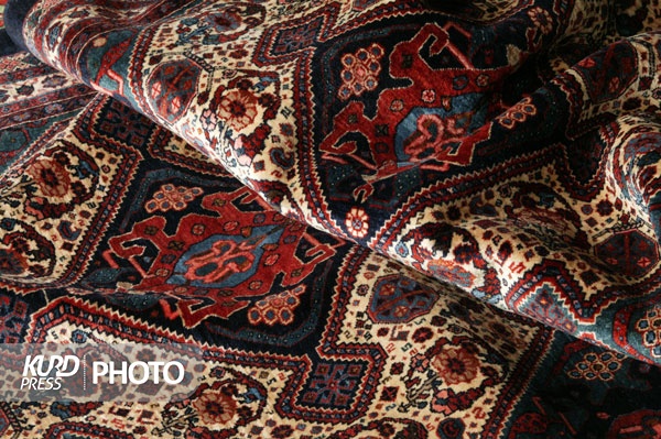 صادرات فرش دستباف آذربایجان غربی از سایر استان ها انجام می شود!