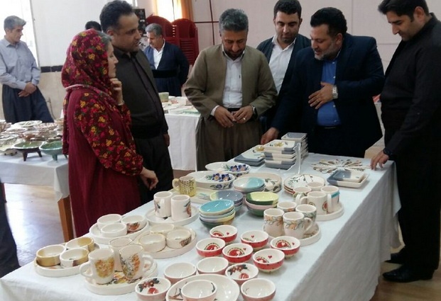 افتتاح نمایشگاه دست سازه های سفال و سرامیک در پاوه