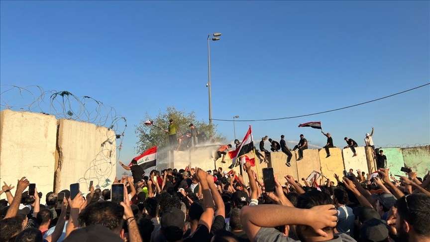 Angry protestors storm Green Zone as Sadr 'abandons politics for good'