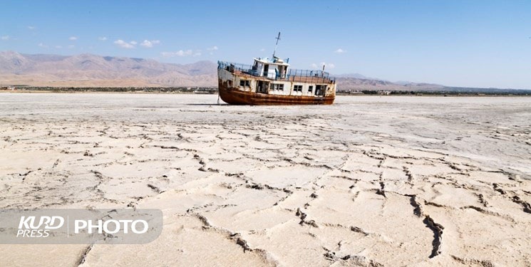 پرداخت حقوق  و خرید خودرو در ٣ استان با اعتبارات ستاد احیای دریاچه ارومیه!