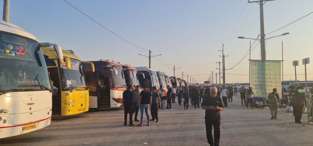 تشدید موج بازگشت زائرین از امروز / استقرار ۱۵۰۰ دستگاه اتوبوس شهری در مهران