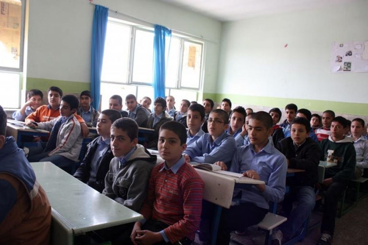 رتبه ٣١ آذربایجان غربی در تراکم دانش آموزان در کلاسهای درس!