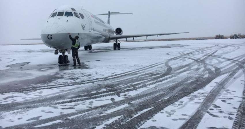 بارش برف ٣ پرواز فرودگاه ارومیه را لغو کرد