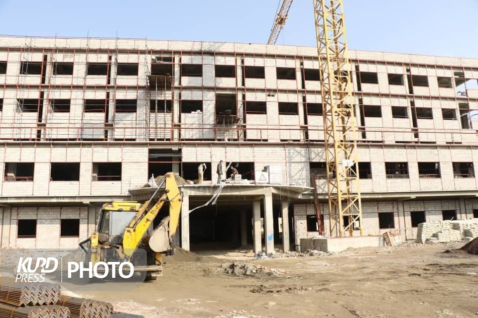 بیمارستان جدید نقده همچنان در انتظار افتتاح!
