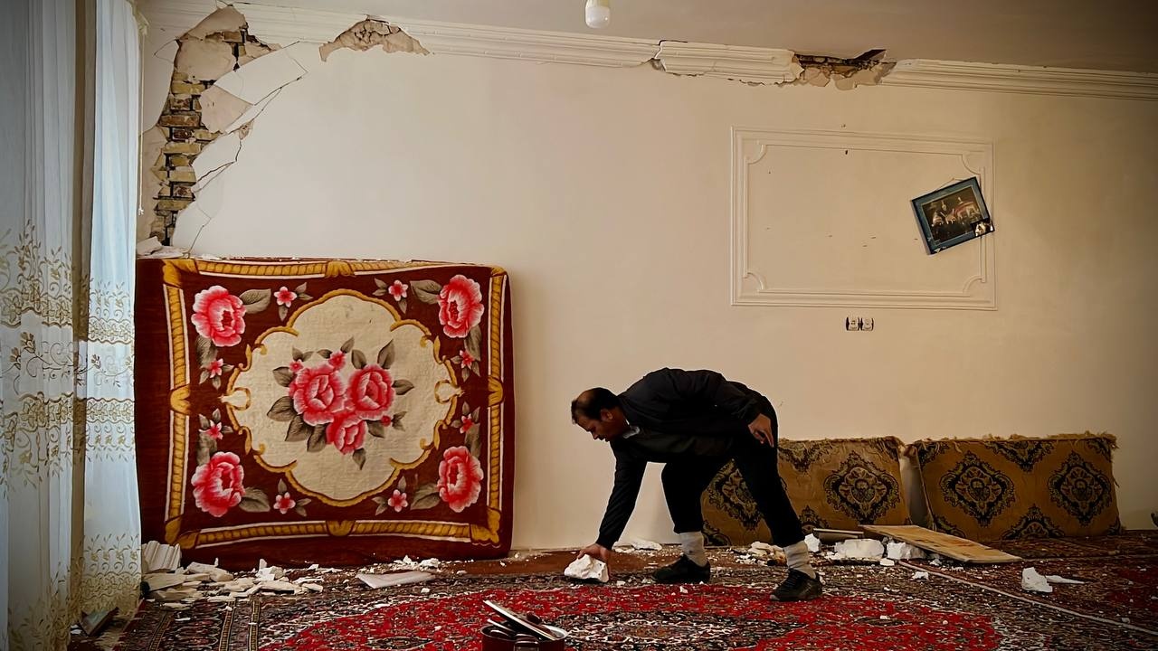 ٣٠٠ واحد مسکونی در زلزله خوی خسارت دید