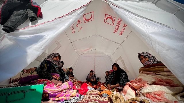 رئیس جمعیت هلال‌احمر: اسکان اضطراری ۱۱ هزار زلزله‌زده خوی فراهم شد