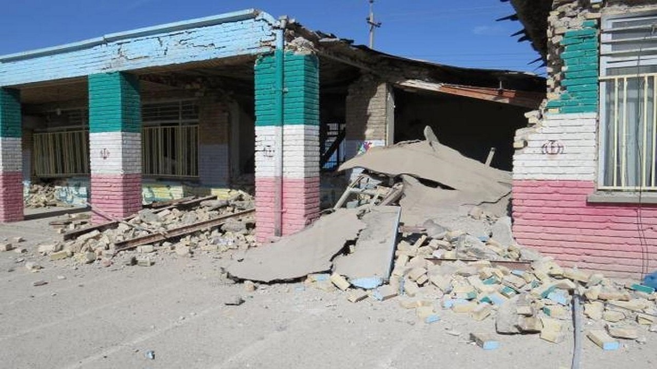 خسارت زلزله به ١٣ مدرسه در خوی
