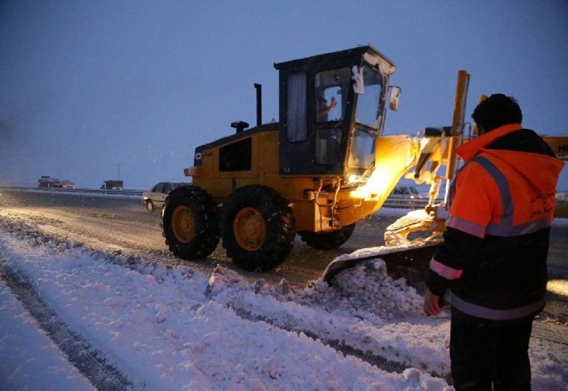 ۹۰ روستای کردستان در محاصره برف و کولاک/تردد در جاده ها با زنجیر چرخ امکانپذیر است