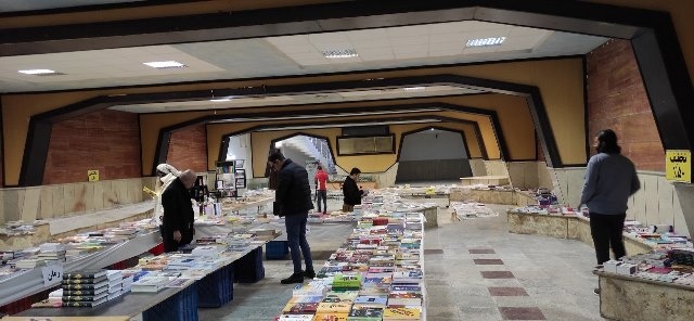 نمایشگاه کتاب در مهاباد برپا شد