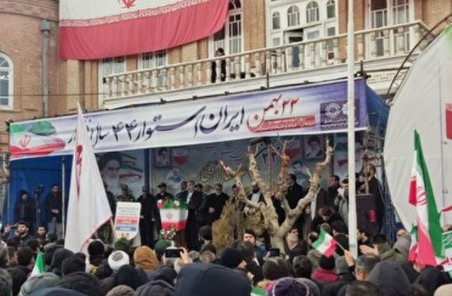 نائب رییس مجلس : راه دوام جمهوری اسلامی پایبندی به شعارهای انقلاب است