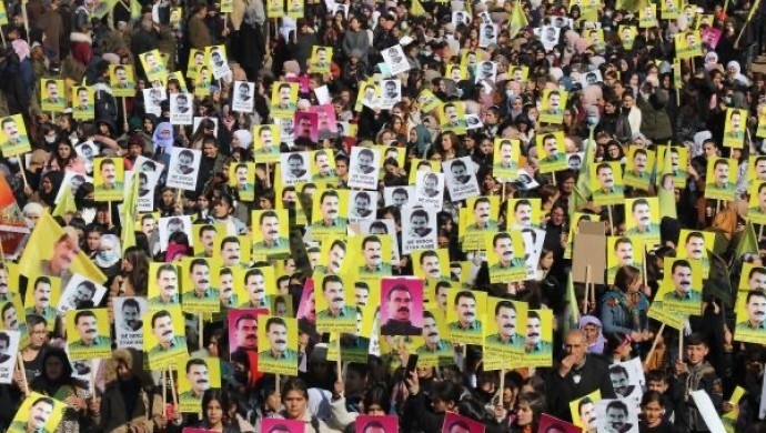 برگزاری راهپیمایی محکومیت دستگیری اوجالان در مناطق شمال و شرق سوریه