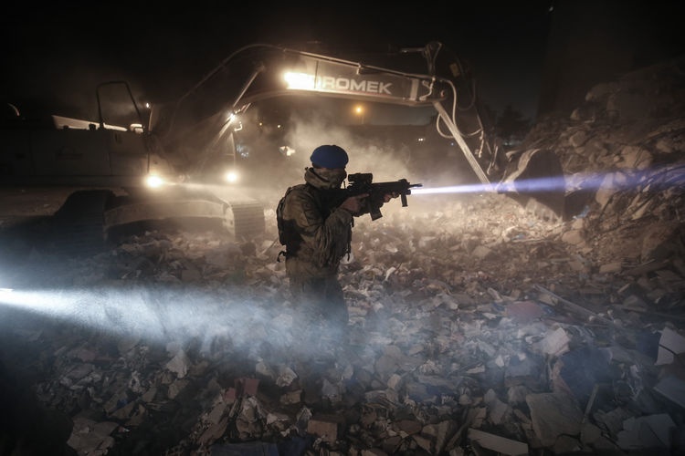 کماندوهای ژاندارمری24 ساعته در حال حفظ امنیت مناطق زلزله زده هستند