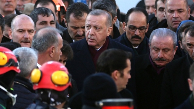اعلام جرم علیه اردوغان و وزرای کابینه اش به دلیل مسئولیت آنها در کشتار هزاران نفر در زلزله