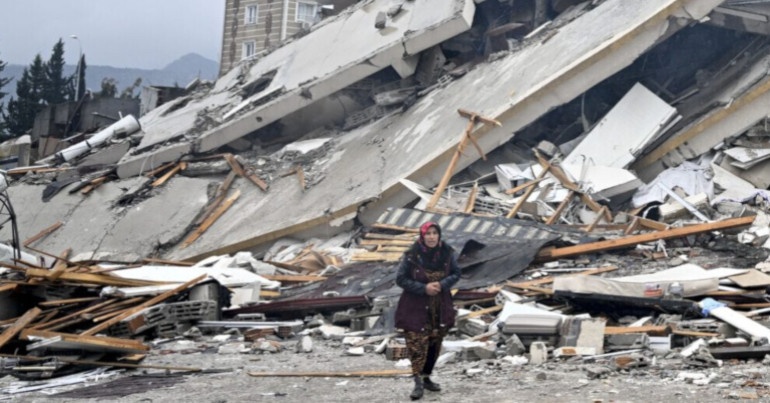 برخورد تبعیض آمیز ترکیه با زلزله زدگان کرد