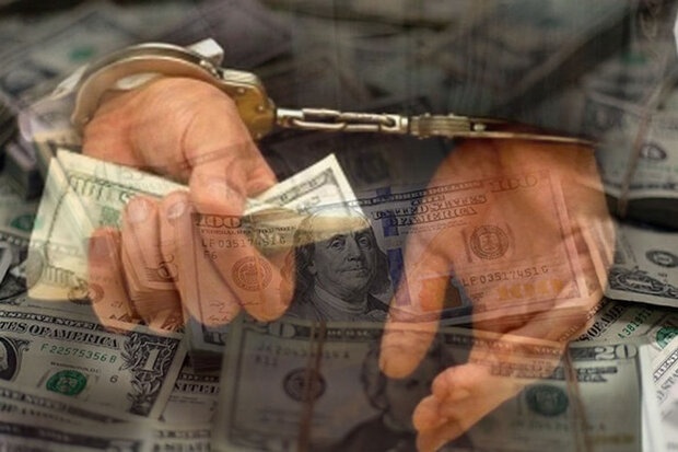 ٢ نفر به اتهام اخلال در نظام ارزی در مهاباد دستگیر شدند