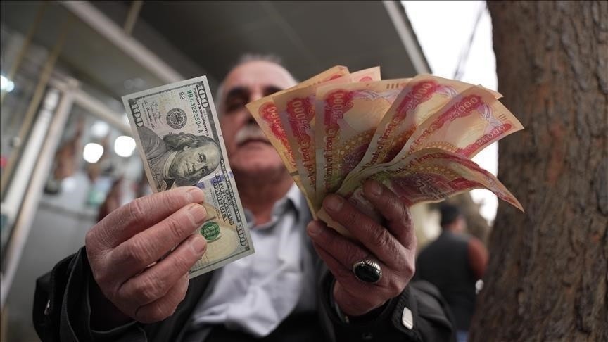 از فردا در اقلیم کردستان هر دلار با قیمت ۱۳۲۰ دینار توزیع می‌شود
