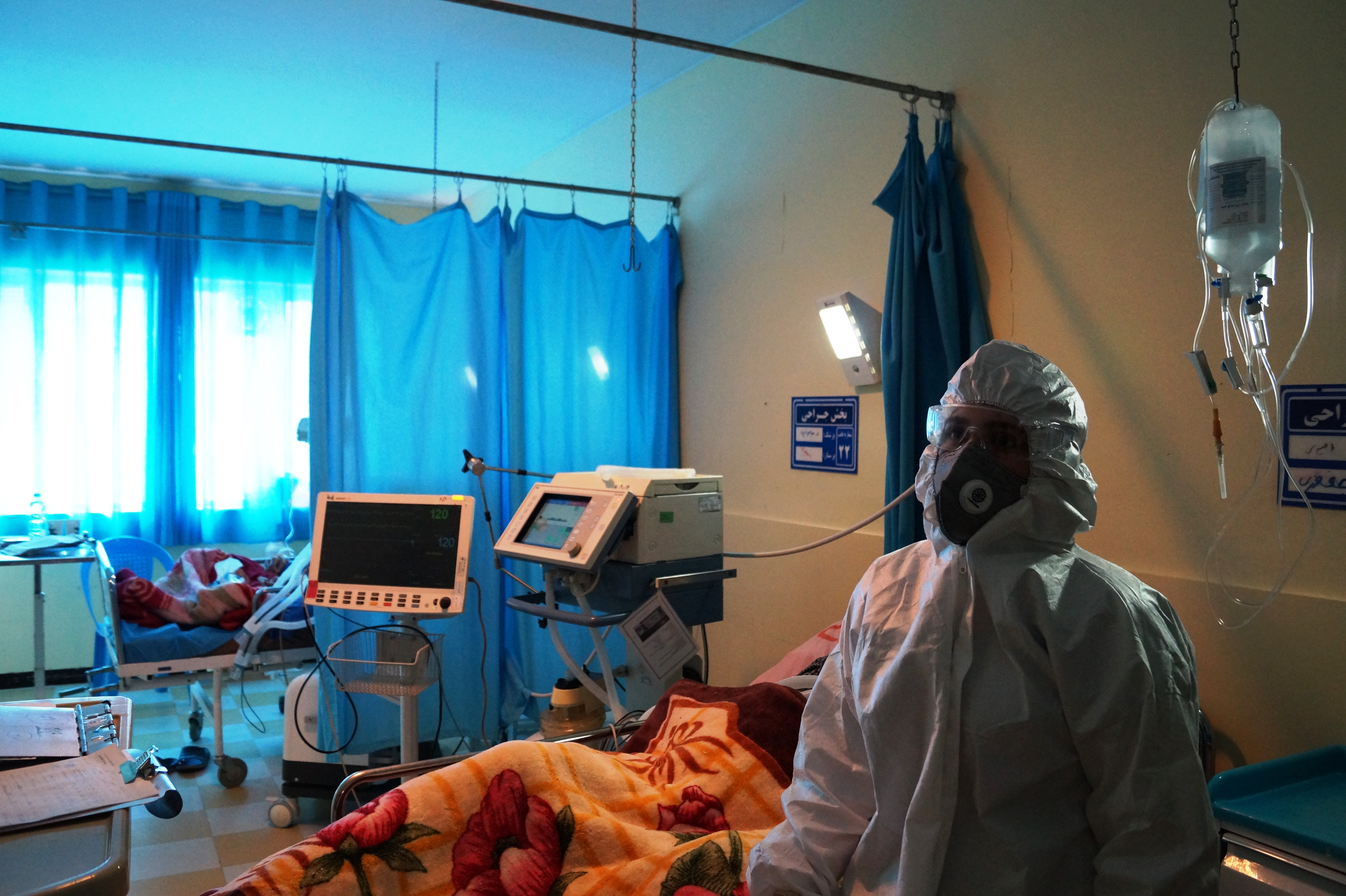 شرکت فولاد کردستان به همیاری بیمارستان قروه آمد/تهیه دستگاه اکسیژن و ونتیلاتور