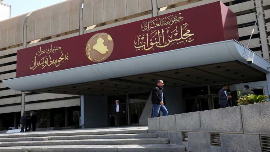 Iraq increases deficit to pay salaries / Mustafa Saadoun