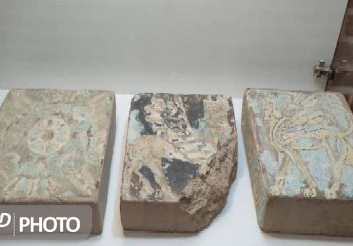 نمایش آجرهای ٣ هزار ساله قلایچی در موزه مفاخر بوکان