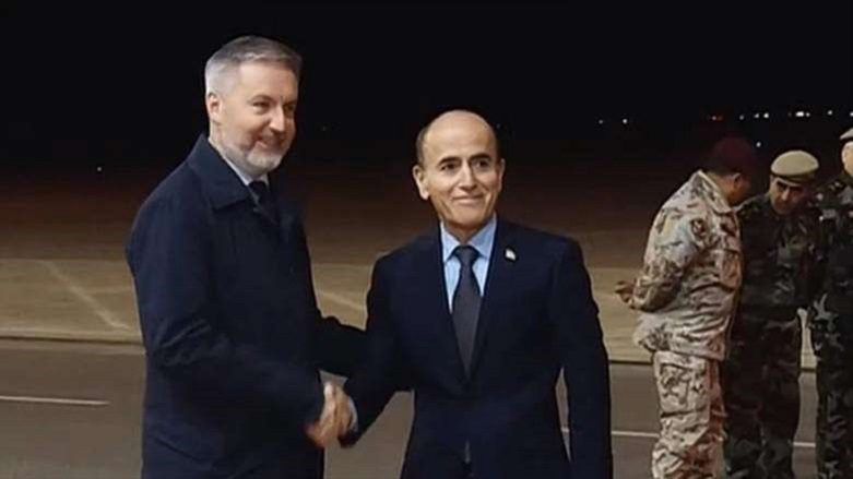 Italian defense minister pledges continued support of Peshmerga Italian defense minister pledges continued support of Peshmerga