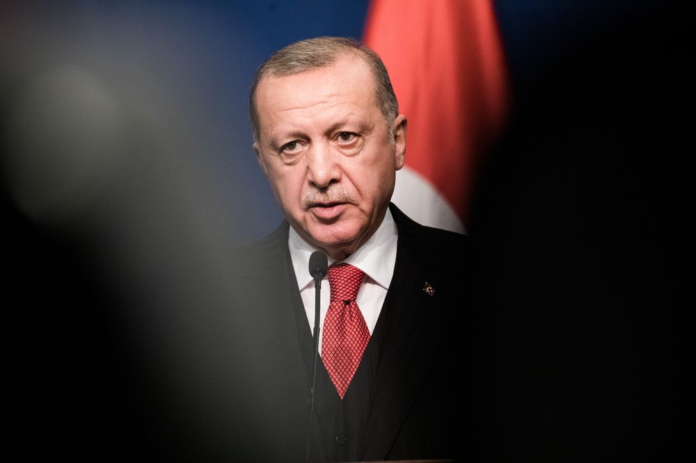 EU asks Turkey to pull migrants back from Greek border