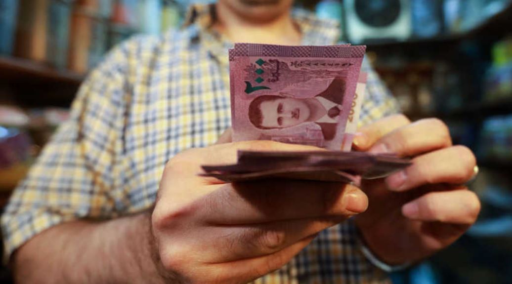 Syrians struggle to survive amid pound crisis / Sonia Ali