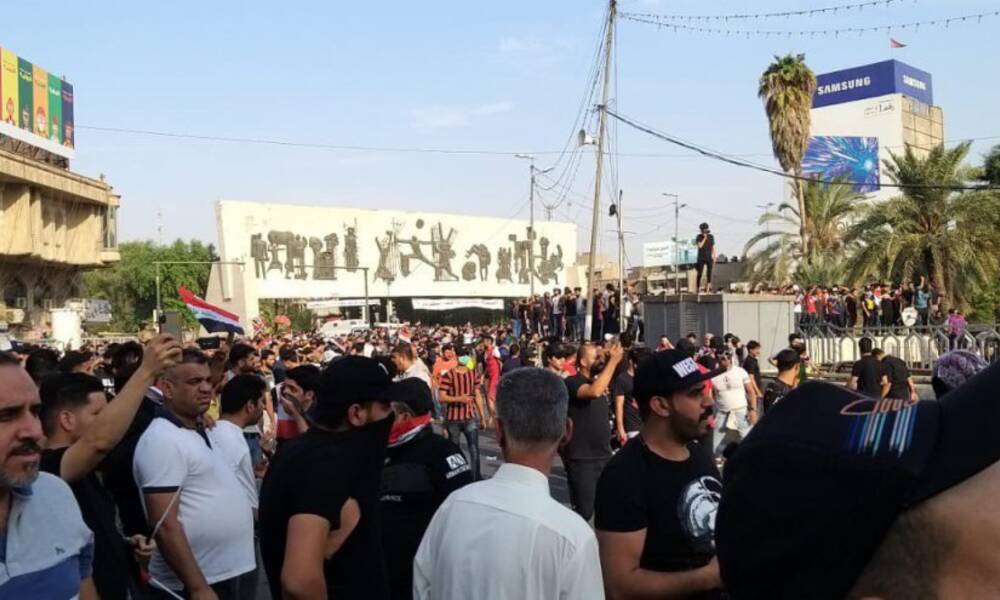 زخمی شدن 32 نیروی امنیتی بر اثر پرتاب نارنجک توسط تظاهرکنندگان در بغداد