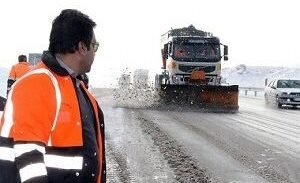 ۲۳۸ خودرو گرفتار در برف در محورهای کردستان رهاسازی شدند