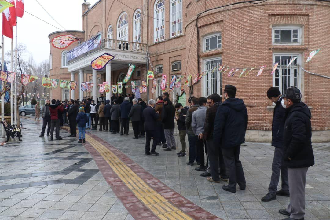 حضور مردم پای صندوق های رای در آذربایجان غربی 