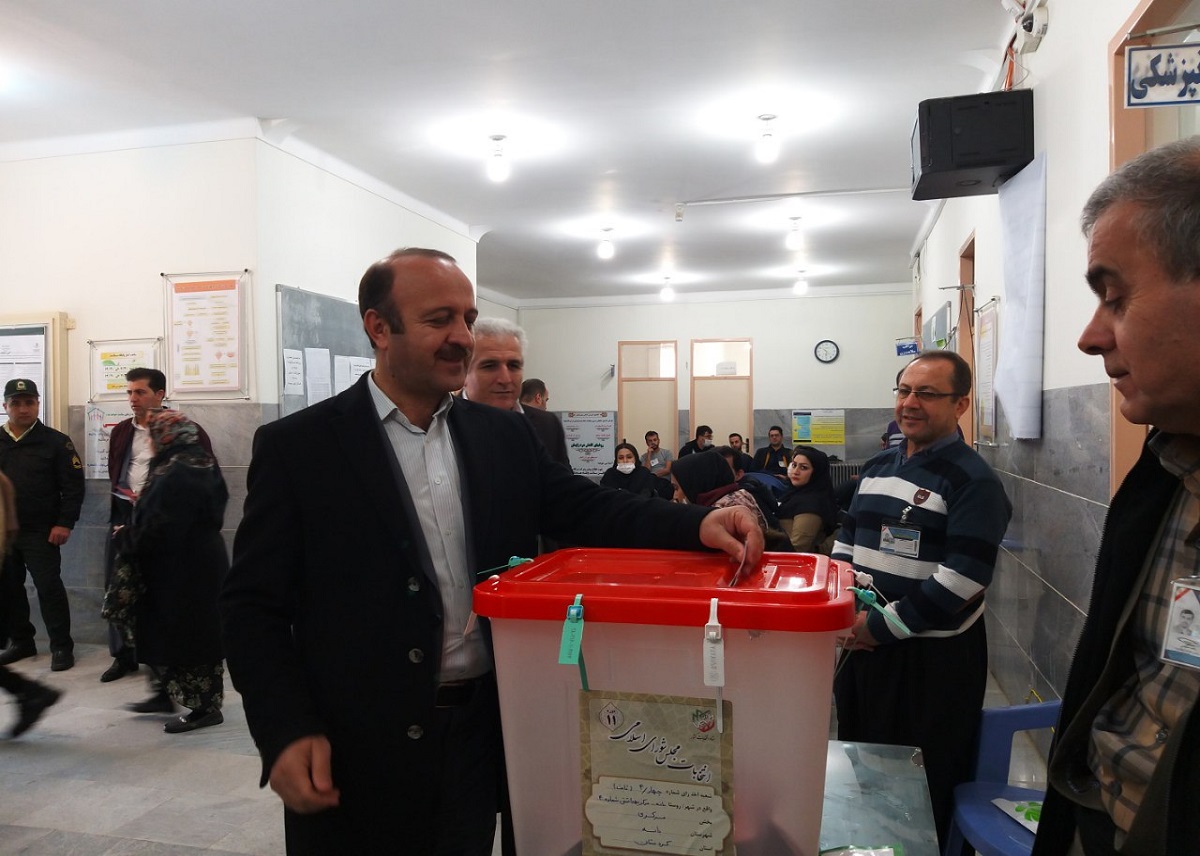 99 شعبه اخذ رای در بانه آرای رای دهندگان رای جمع آوری می کند