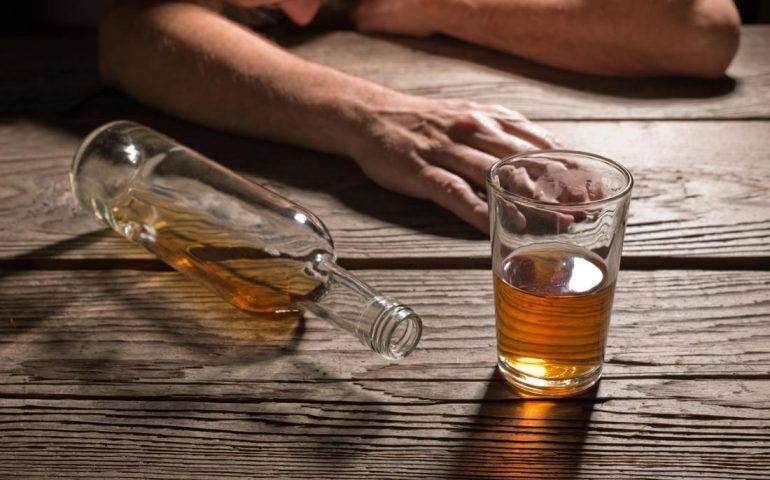 آمار مسمومان مصرف الکل در آذربایجان غربی افزایش یافت
