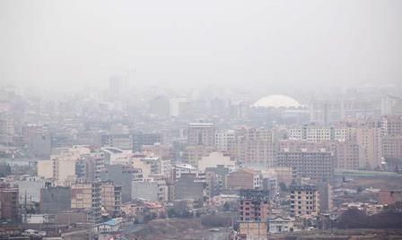 هجوم گرد و غبار مدارس ٦ شهر آذربایجان غربی را تعطیل کرد
