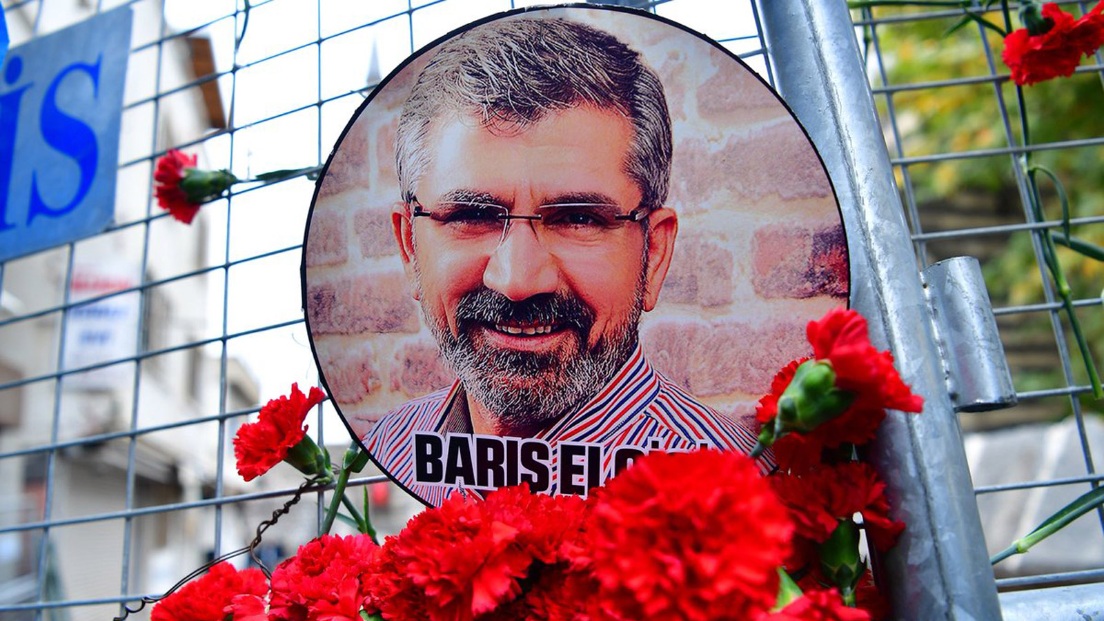 Thousands gather in Diyarbakir to commemorate Tahir Elci on 8th anniversary of his murder