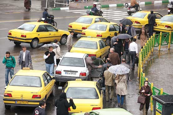 سلیقه ای شدن نرخ کرایه تاکسی در مهاباد/دهن کجی رانندگان به مصوبات تاکسیرانی!