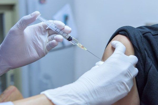 «تب دنگی» در نوبت دوم ابتلا خطرناک‌تر است/ چه کسانی باید واکسن بزنند؟
