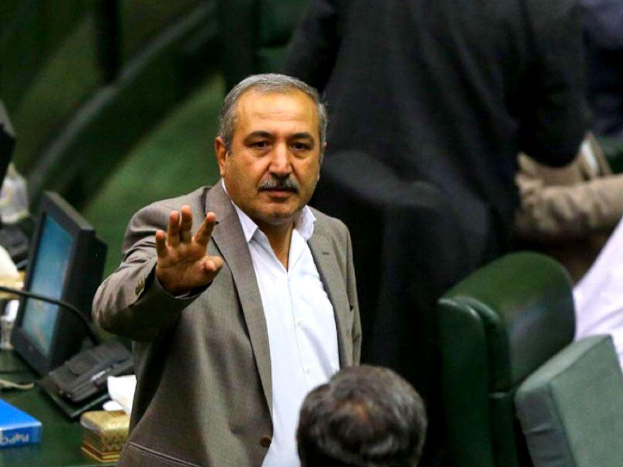 واکنش نماینده مهاباد به نشست استانداران هم مرز ایران با اقلیم کُردستان عراق