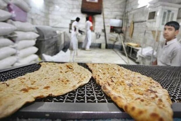 قطع سهیمه آرد ۴۴ نانوایی در کردستان