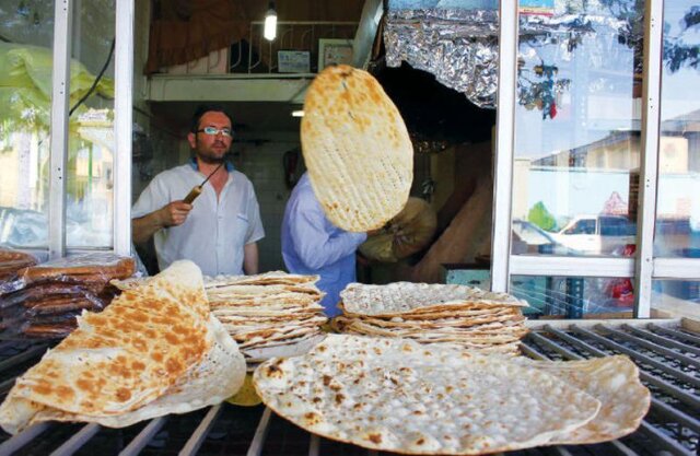 تمامی سهیمه آرد کسر شده نانوایی‌هایی آذربایجان غربی برگشت داده شد