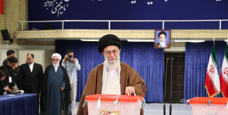 یازدەهەمین خولی هەڵبژاردنەکانی ئەنجومەنی نوێنەران دەستی پێکرد/ ڕێبەری باڵای ئێران دەنگی خۆی خستە سندووقەوە