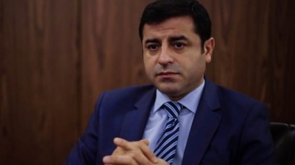 هاوپەیمانیی نێوان ئاکەپە و مەهەپە هەموو تورکیایان وەکوو بارمتە خستووەتە ژێر رکێفی خۆیانەوە