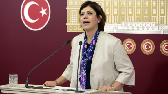 جیهان به‌ره‌وڕووی کۆرۆنا ده‌بێته‌وه‌ به‌ڵام AKP به‌ره‌وڕووی HDP و گه‌له‌که‌ی ده‌بێته‌وه‌