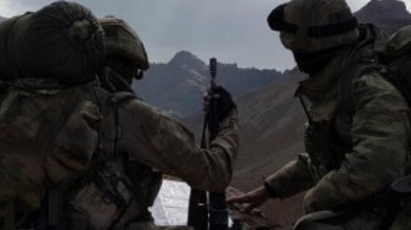 لە هێرشێکی PKK بۆ سەر سوپای تورکیا سەربازێکی تورک کوژرا و سێی دیکەش بریندار بوون