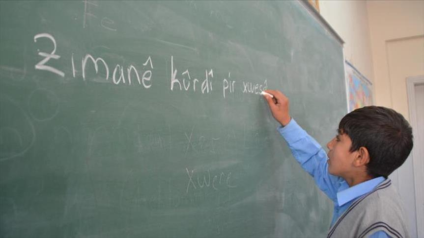 حکوومەتی تورکیا کێشە لەبەردەم کورد و زمانی کوردی دروست دەکات